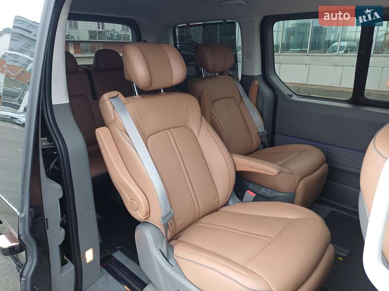 Минивэн Hyundai Staria 2025 в Киеве