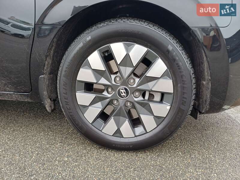 Минивэн Hyundai Staria 2025 в Киеве