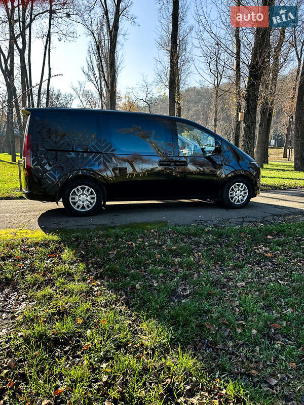 Минивэн Hyundai Staria 2022 в Киеве