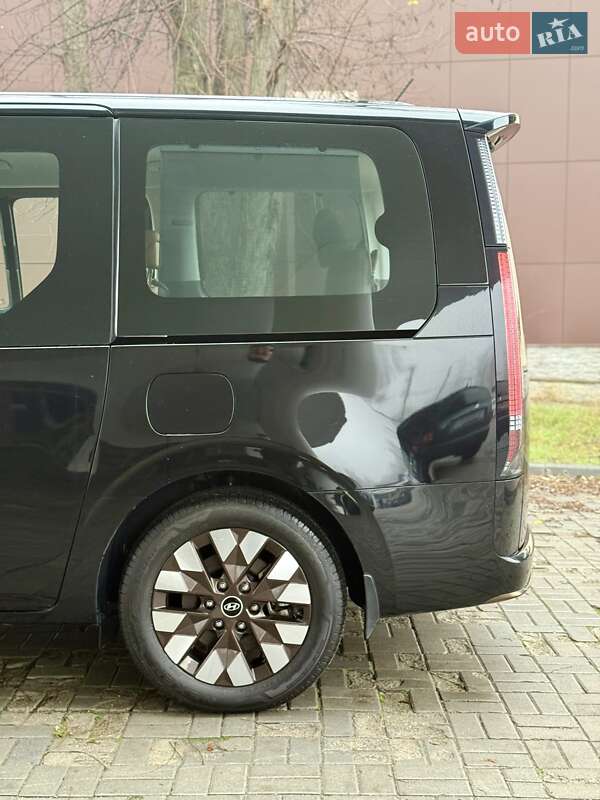 Мінівен Hyundai Staria 2022 в Дніпрі