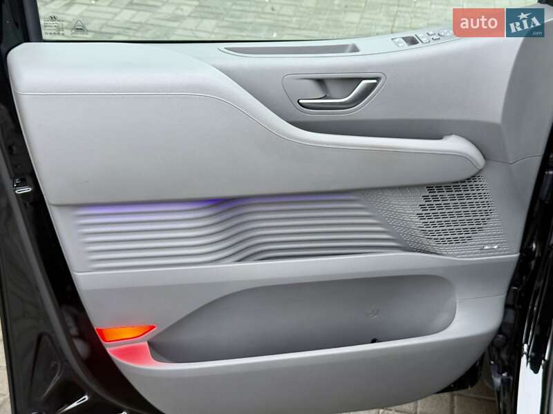 Мінівен Hyundai Staria 2022 в Дніпрі