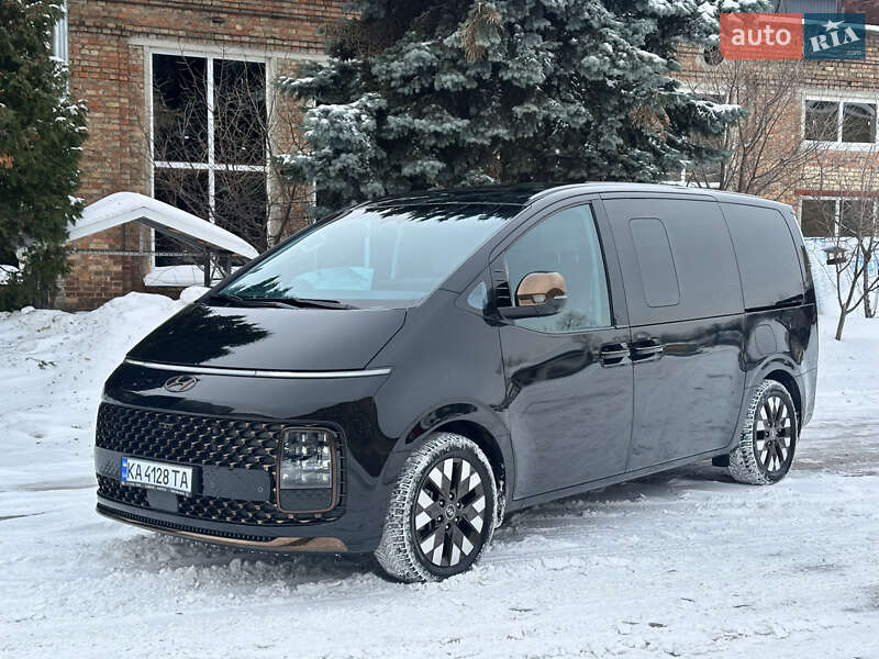 Hyundai Staria 2023