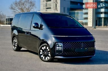 Минивэн Hyundai Staria 2024 в Киеве