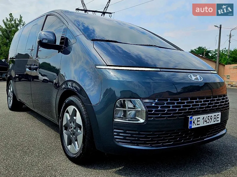 Hyundai Staria