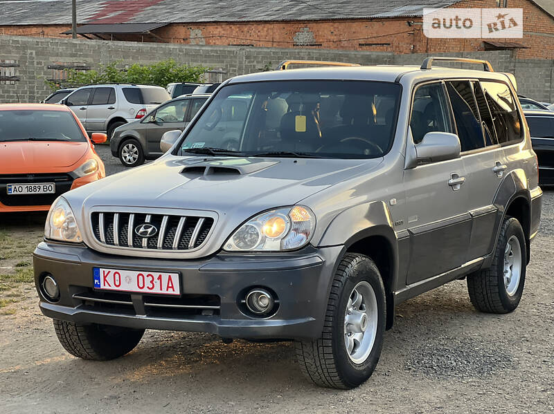 Внедорожник / Кроссовер Hyundai Terracan 2003 в Хусте