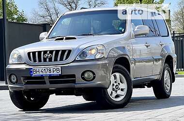 Внедорожник / Кроссовер Hyundai Terracan 2003 в 