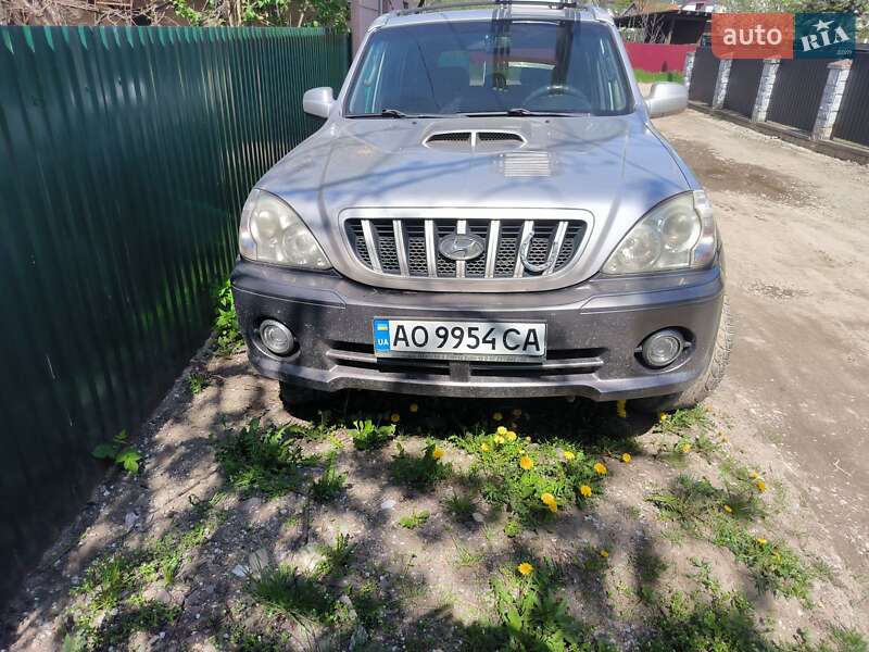 Внедорожник / Кроссовер Hyundai Terracan 2003 в 