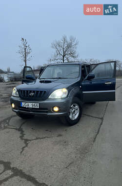 Внедорожник / Кроссовер Hyundai Terracan 2004 в Хотине