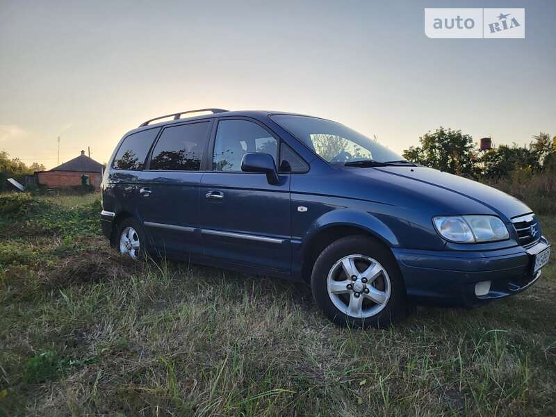 Минивэн Hyundai Trajet 2005 в 