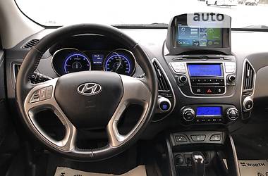 Позашляховик / Кросовер Hyundai Tucson 2011 в 