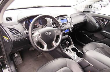 Внедорожник / Кроссовер Hyundai Tucson 2011 в 
