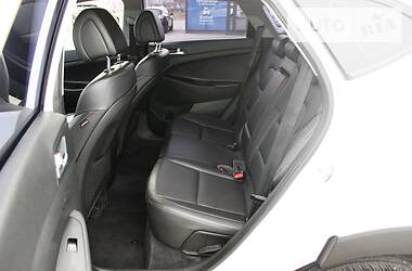 Позашляховик / Кросовер Hyundai Tucson 2015 в 