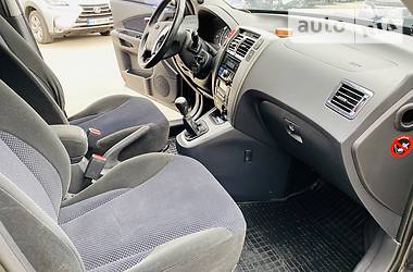 Позашляховик / Кросовер Hyundai Tucson 2011 в 