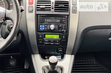 Позашляховик / Кросовер Hyundai Tucson 2011 в 