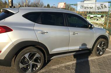 Позашляховик / Кросовер Hyundai Tucson 2017 в 