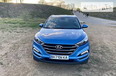 Позашляховик / Кросовер Hyundai Tucson 2015 в 