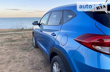 Позашляховик / Кросовер Hyundai Tucson 2015 в 