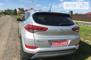 Позашляховик / Кросовер Hyundai Tucson 2017 в 