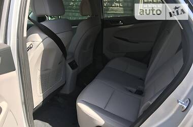 Позашляховик / Кросовер Hyundai Tucson 2017 в 