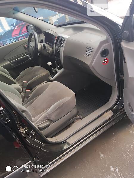 Позашляховик / Кросовер Hyundai Tucson 2005 в Тернополі фото 11 Позашляховик / Кросовер Hyundai Tucson 2005 в Тернополі