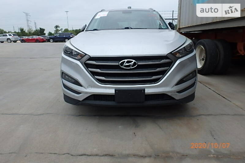 Позашляховик / Кросовер Hyundai Tucson 2015 в Одесі