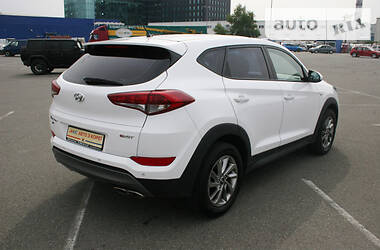 Внедорожник / Кроссовер Hyundai Tucson 2015 в Черкассах