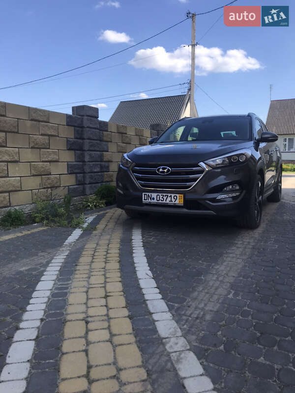 Внедорожник / Кроссовер Hyundai Tucson 2016 в Камне-Каширском