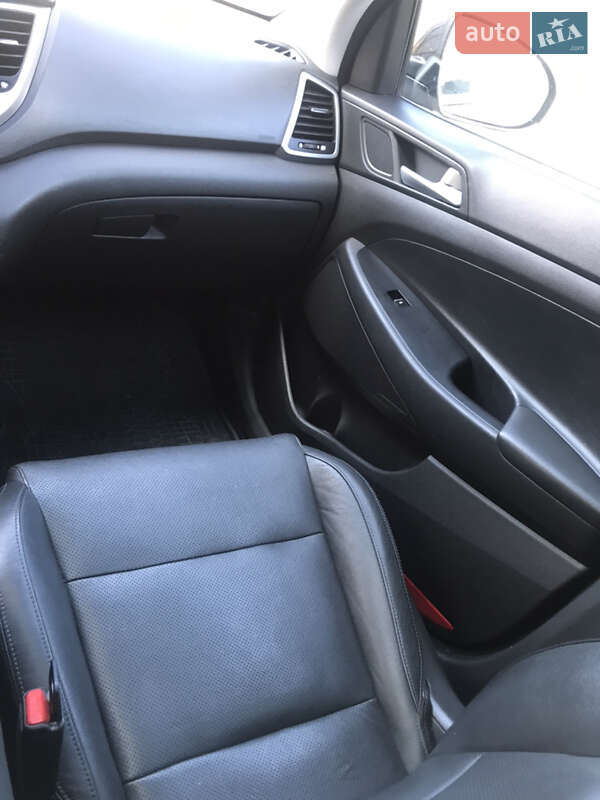 Внедорожник / Кроссовер Hyundai Tucson 2016 в Камне-Каширском