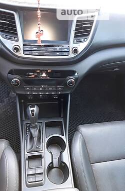 Позашляховик / Кросовер Hyundai Tucson 2017 в 