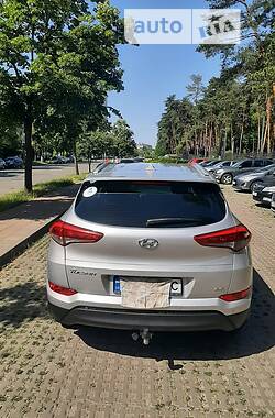 Внедорожник / Кроссовер Hyundai Tucson 2016 в Киеве