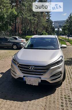 Внедорожник / Кроссовер Hyundai Tucson 2016 в Киеве