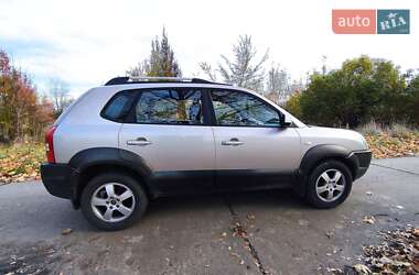 Внедорожник / Кроссовер Hyundai Tucson 2005 в 