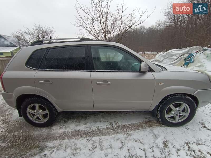 Внедорожник / Кроссовер Hyundai Tucson 2005 в Черновцах