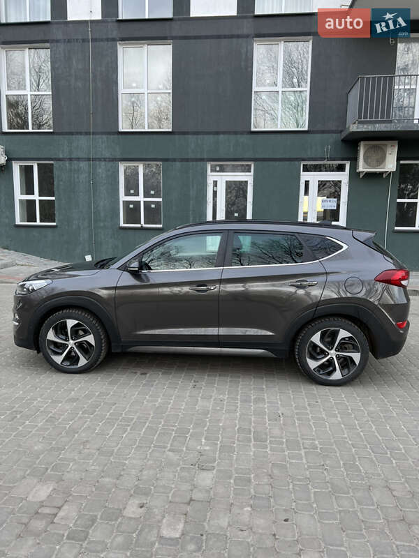 Внедорожник / Кроссовер Hyundai Tucson 2016 в Камне-Каширском