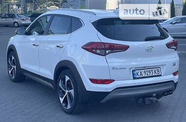 Внедорожник / Кроссовер Hyundai Tucson 2017 в 