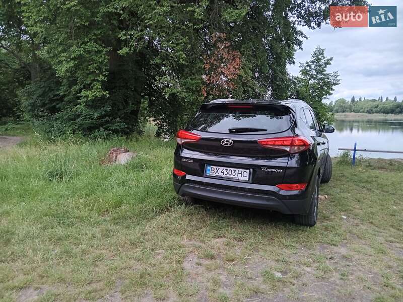Позашляховик / Кросовер Hyundai Tucson 2016 в Києві