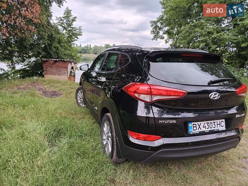 Позашляховик / Кросовер Hyundai Tucson 2016 в Києві