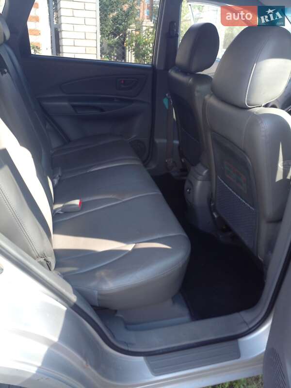 Позашляховик / Кросовер Hyundai Tucson 2005 в Сумах