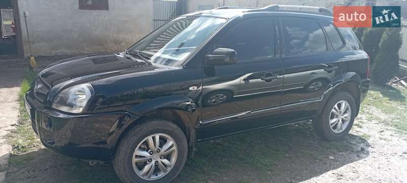 Позашляховик / Кросовер Hyundai Tucson 2009 в Тлумачі
