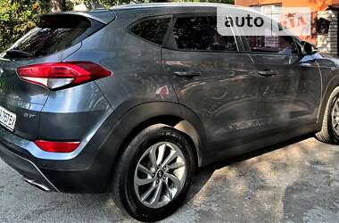 Позашляховик / Кросовер Hyundai Tucson 2015 в Києві
