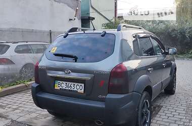Внедорожник / Кроссовер Hyundai Tucson 2011 в 