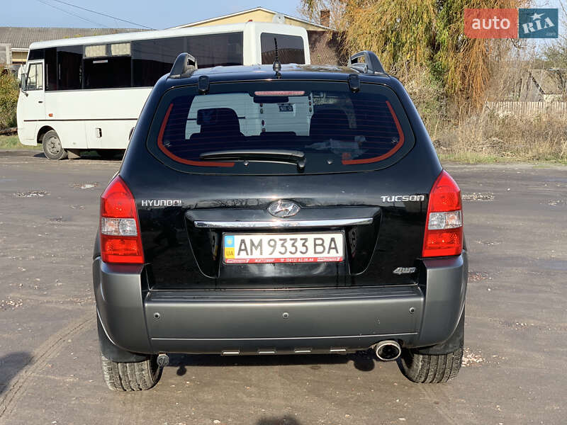 Позашляховик / Кросовер Hyundai Tucson 2009 в Романіву