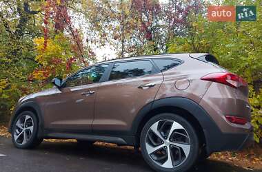 Позашляховик / Кросовер Hyundai Tucson 2015 в 