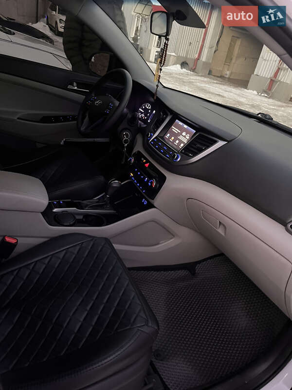 Внедорожник / Кроссовер Hyundai Tucson 2017 в Тернополе