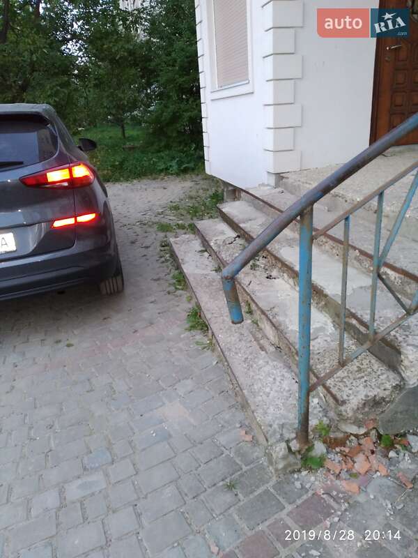 Позашляховик / Кросовер Hyundai Tucson 2019 в Бориславі