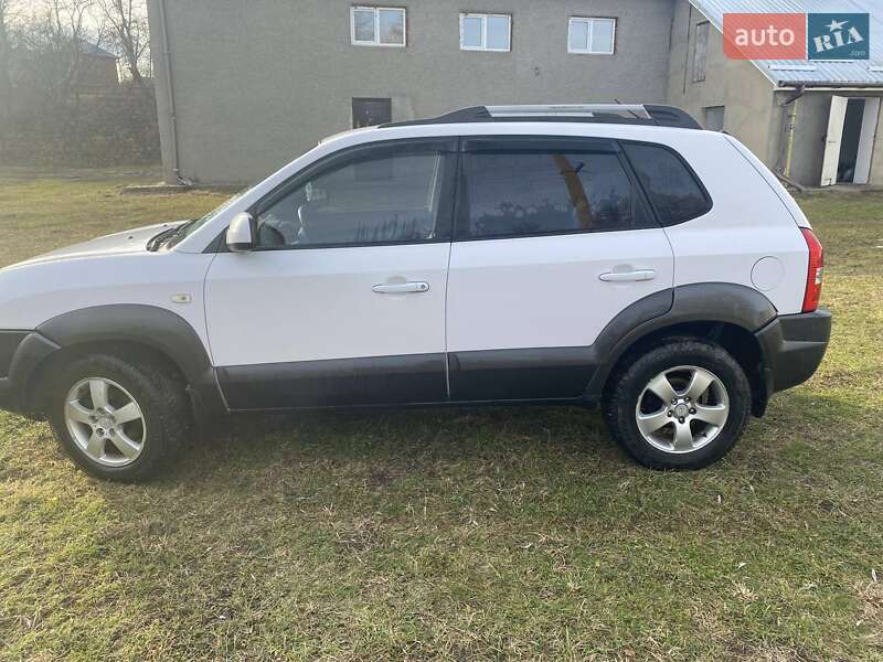 Позашляховик / Кросовер Hyundai Tucson 2006 в Тернополі