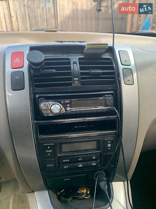 Позашляховик / Кросовер Hyundai Tucson 2004 в Самборі