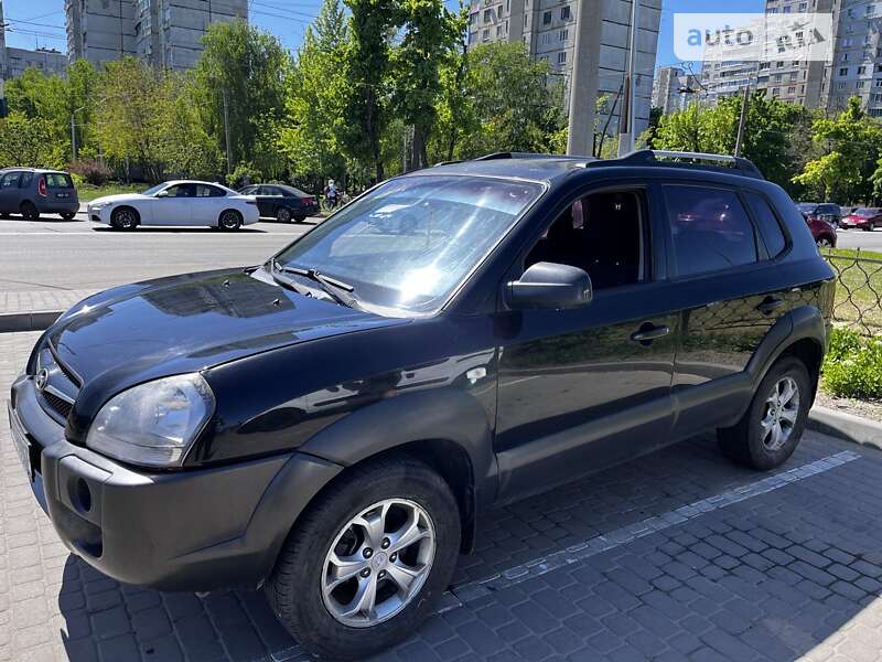 Позашляховик / Кросовер Hyundai Tucson 2009 в Харкові