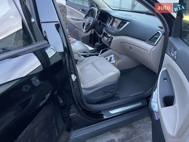 Позашляховик / Кросовер Hyundai Tucson 2016 в Києві