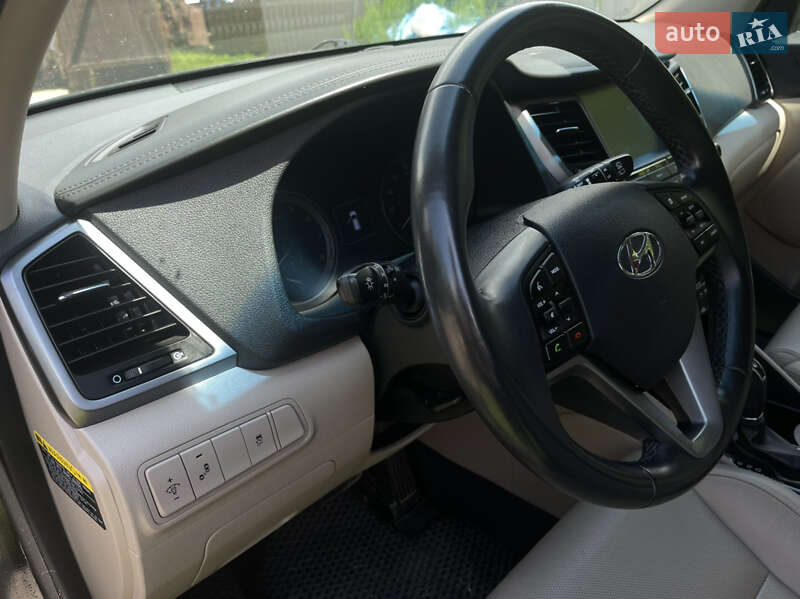 Позашляховик / Кросовер Hyundai Tucson 2017 в Івано-Франківську